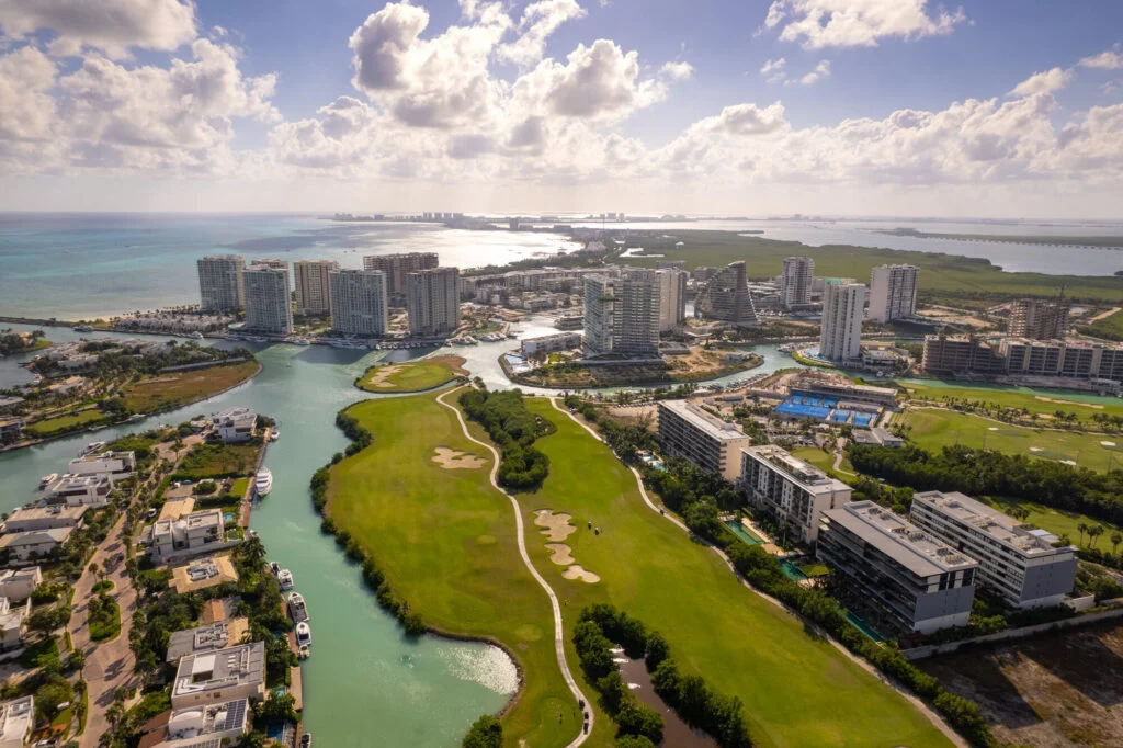 Puerto Cancún drone